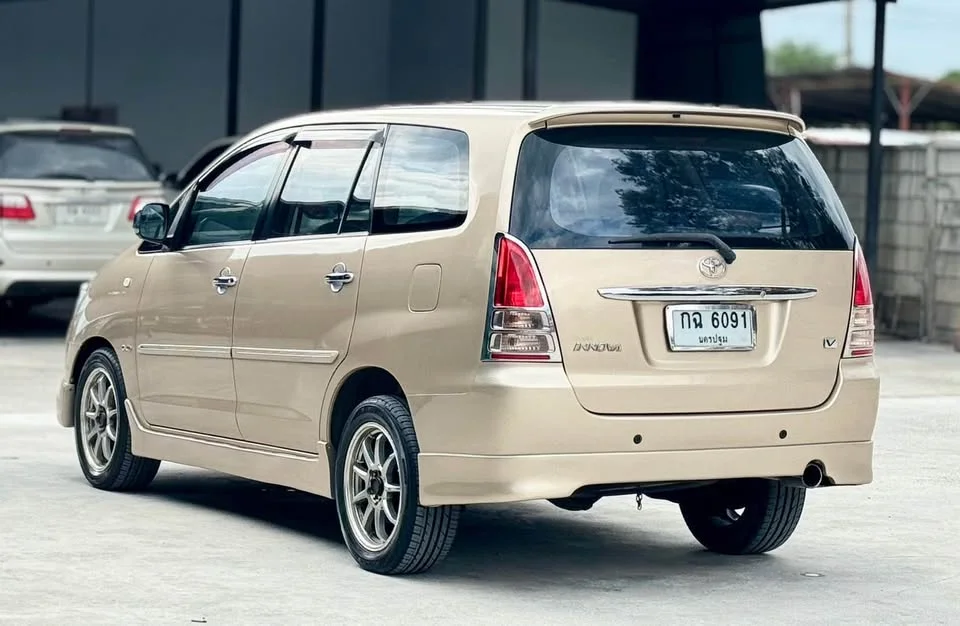 2007 Toyota Innova I 3