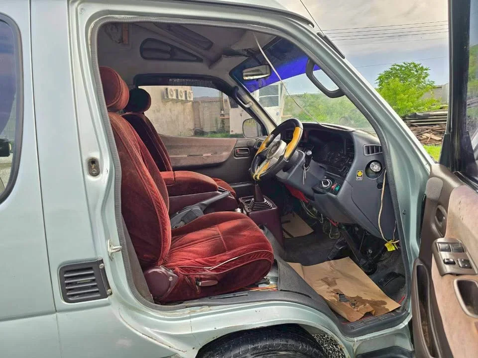 2004 Toyota Commuter IV (H100) 2