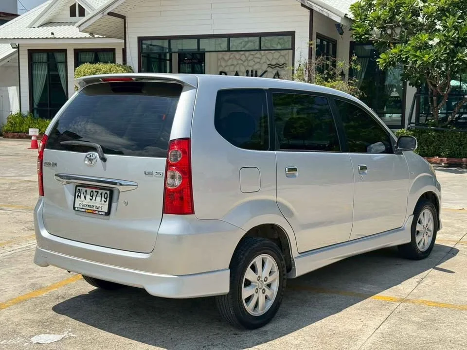 2011 Toyota Avanza I 3