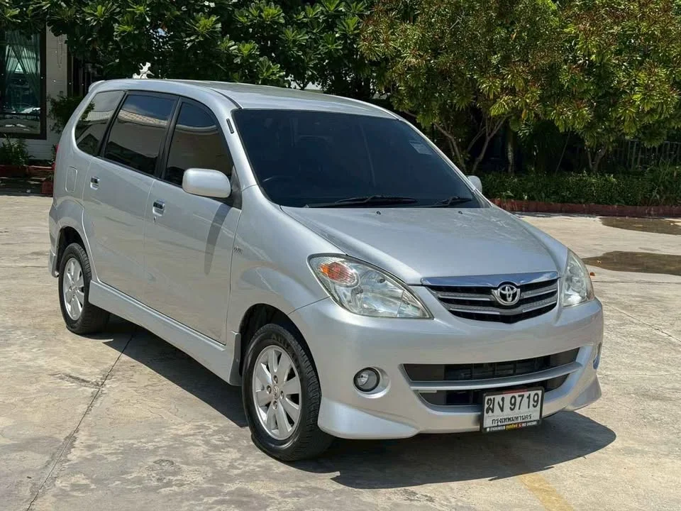 2011 Toyota Avanza I 2