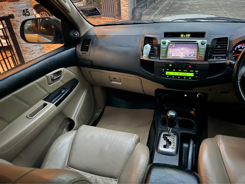 2013 Toyota Fortuner I 3