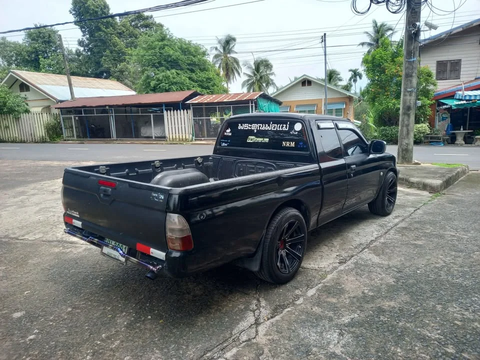 2003 Mitsubishi Strada III 3