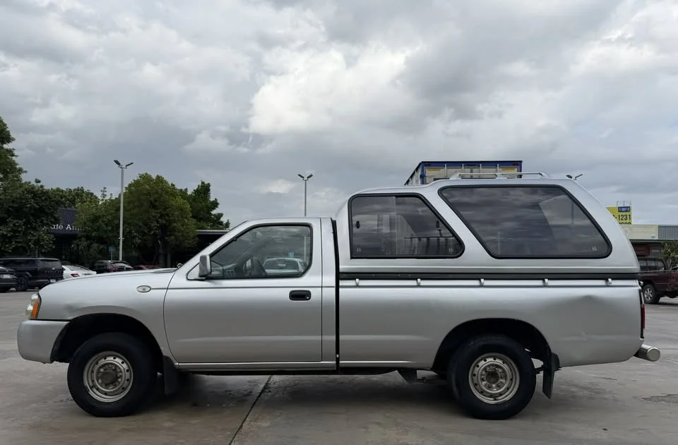 2004 Nissan Frontier I 3