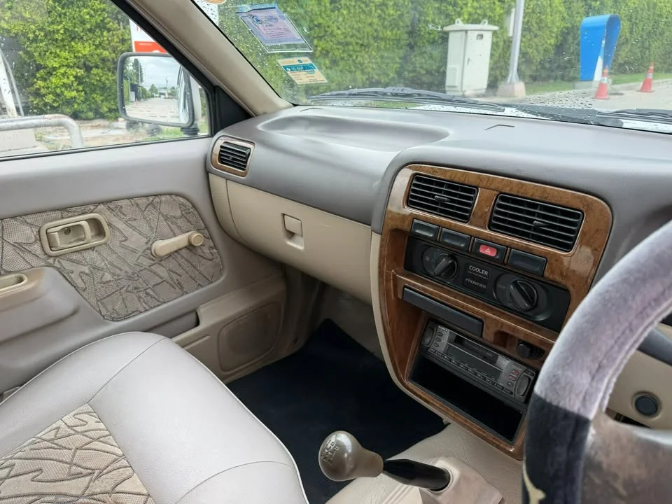 2004 Nissan Frontier I 2
