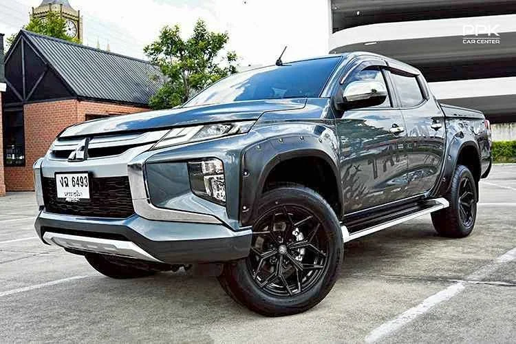2020 Mitsubishi Triton V 3