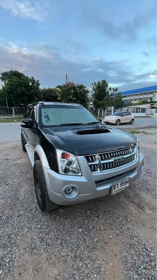 2007 Isuzu MU-7 3