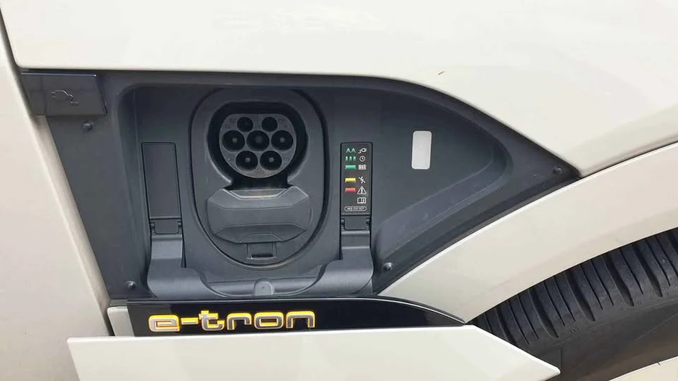 2020 Audi Q8 e-tron 2