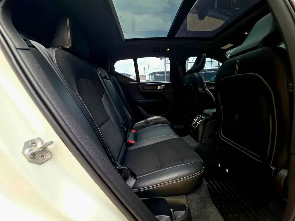 2022 Volvo XC40 2