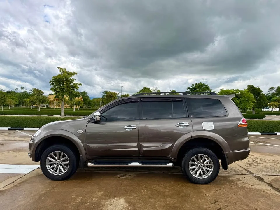 2011 Mitsubishi Pajero Sport II 2