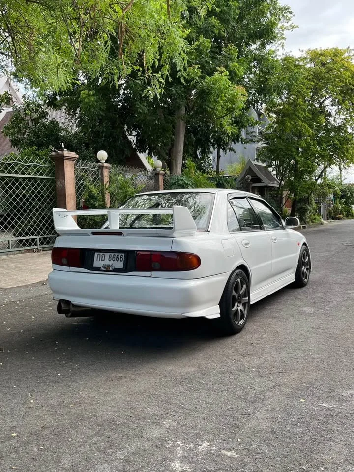 1994 Mitsubishi Lancer VI 2