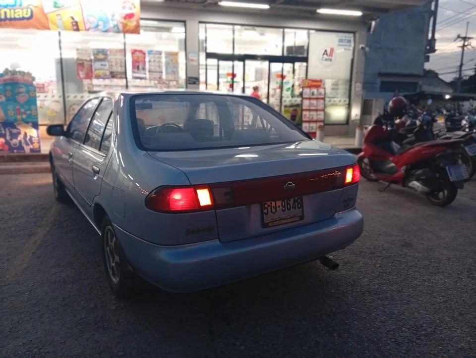 2001 Nissan Sunny IV 2