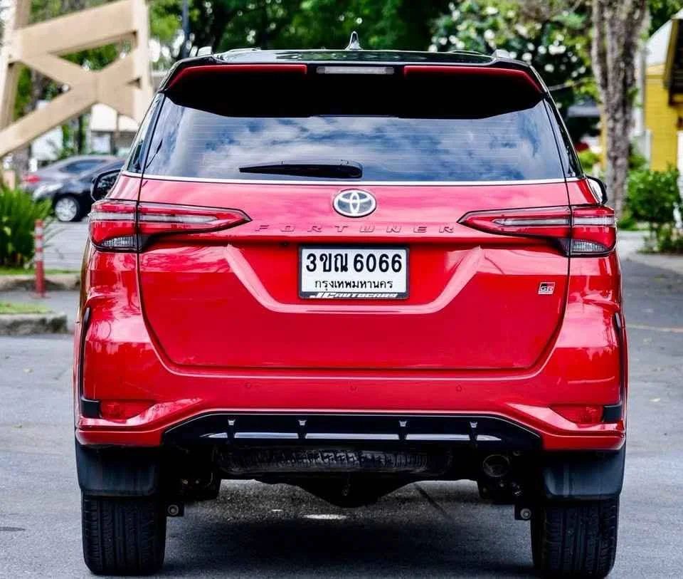 2022 Toyota Fortuner II 3