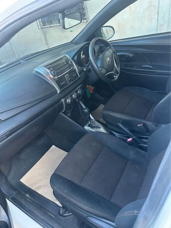 2015 Toyota Yaris III 2