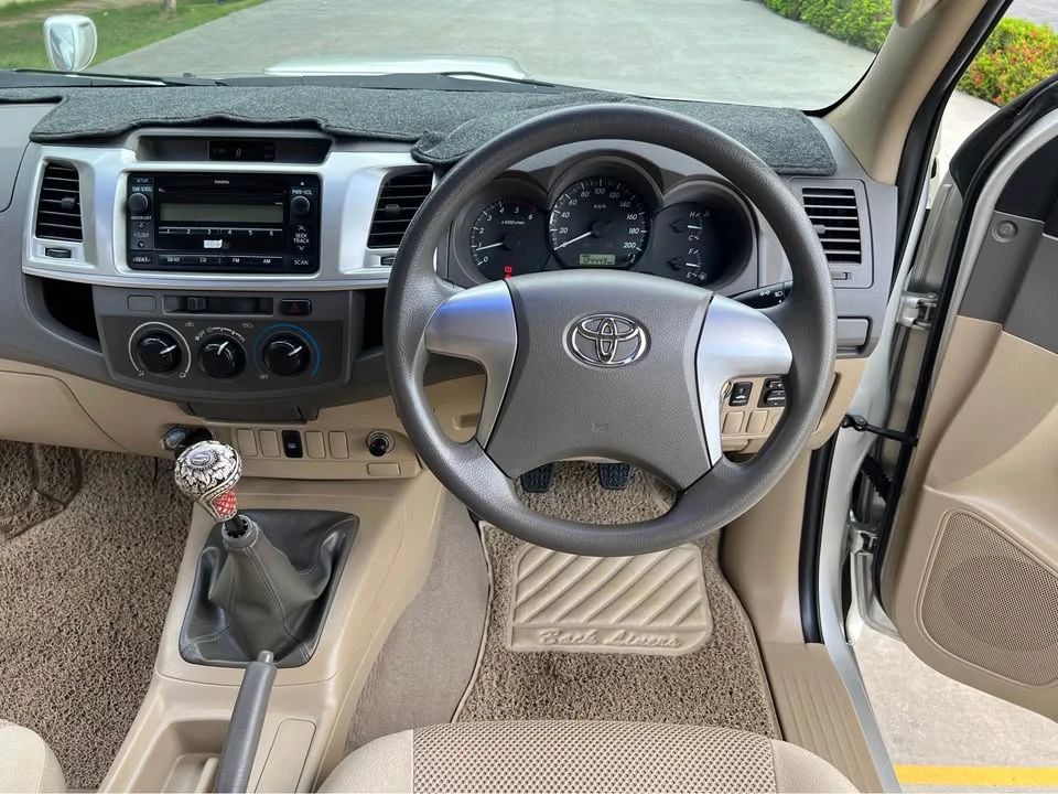 2011 Toyota Hilux VII 2