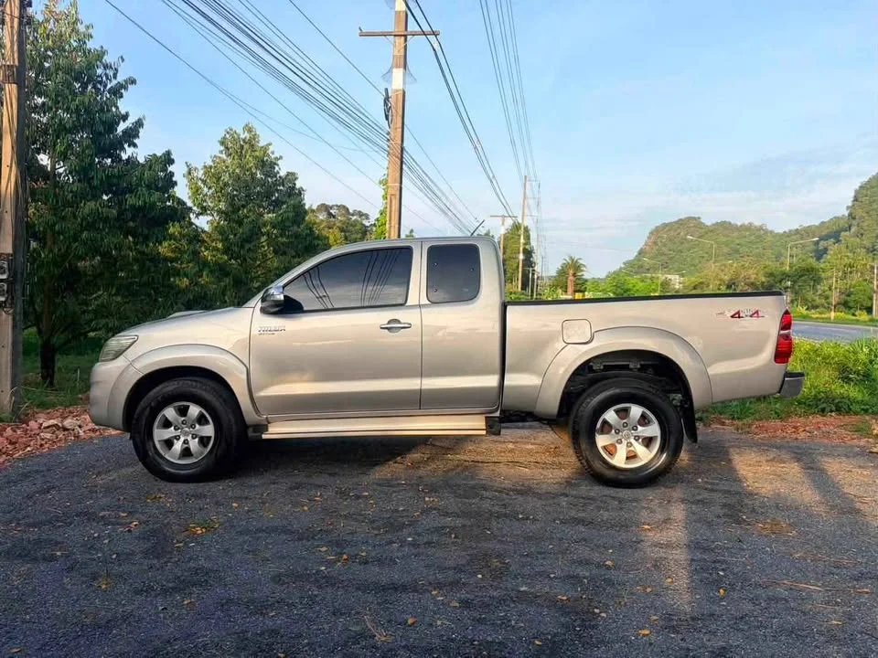 2012 Toyota Hilux VII 2