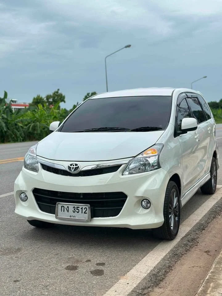 2013 Toyota Avanza II 2