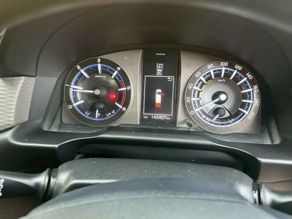 2017 Toyota Innova II 2