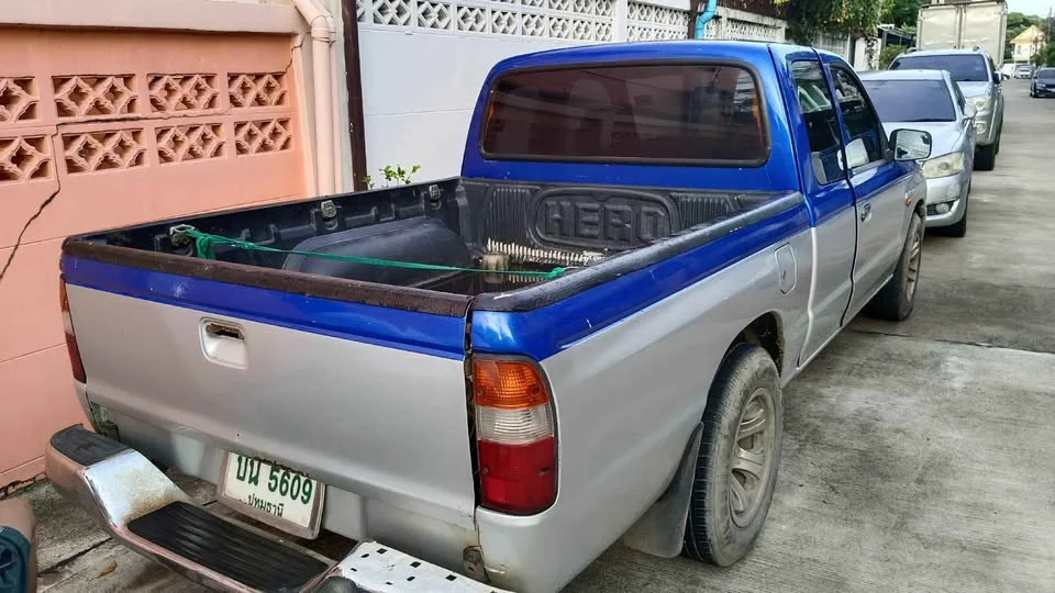 2003 Mazda 2500 Fighter V 2