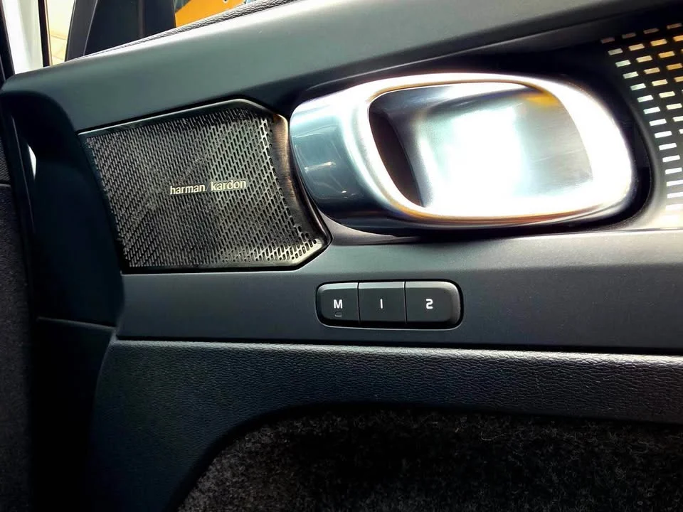 2022 Volvo XC40 2