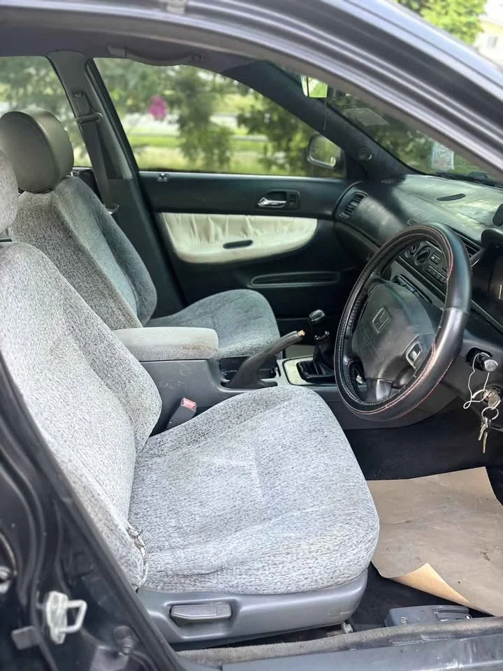 1998 Honda Accord V 2