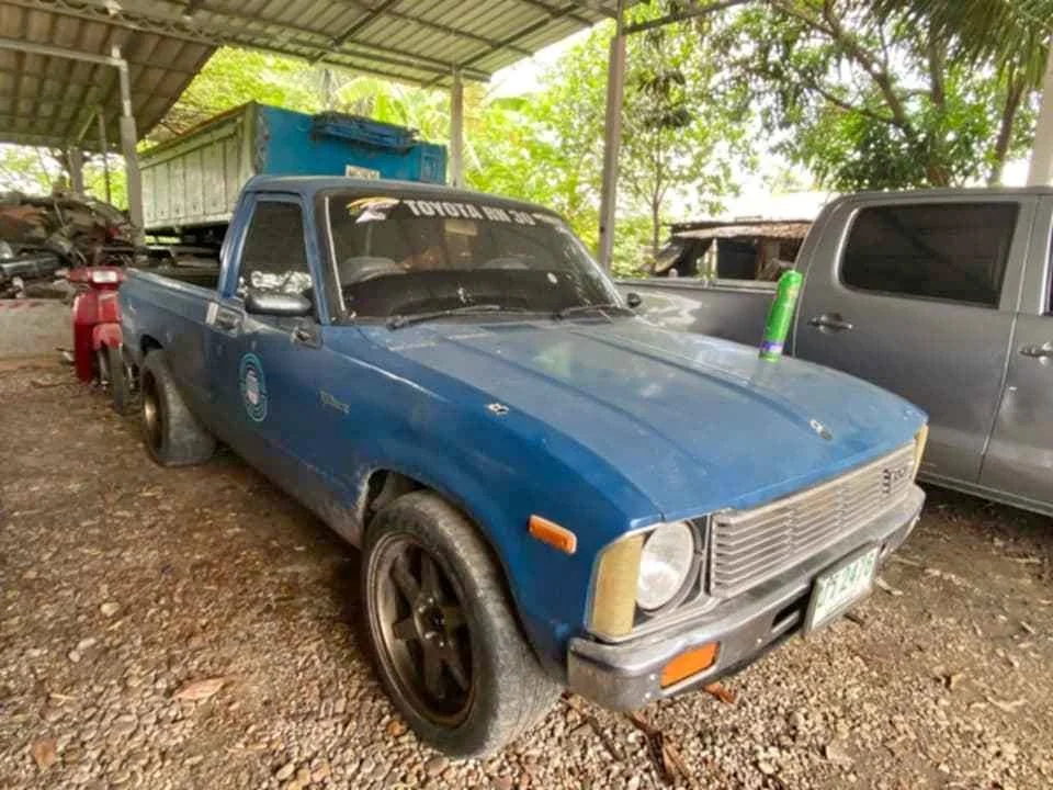 1990 Toyota Hilux Mighty-X V 3