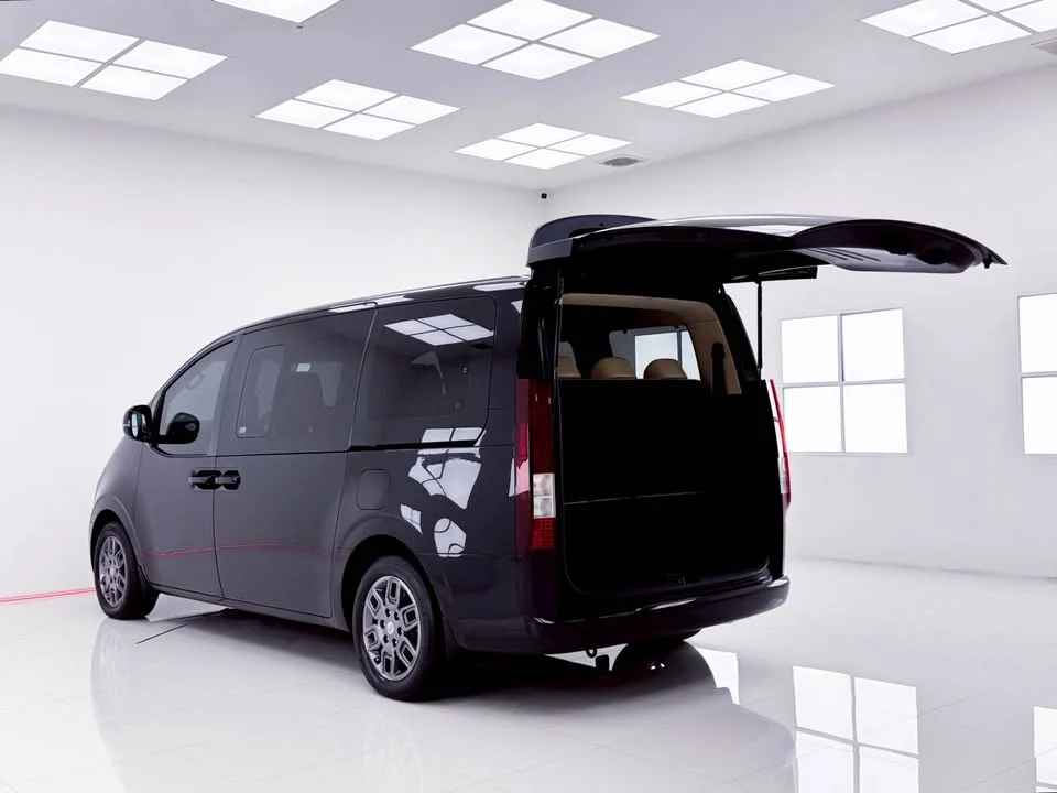 2024 Hyundai Staria US4 3