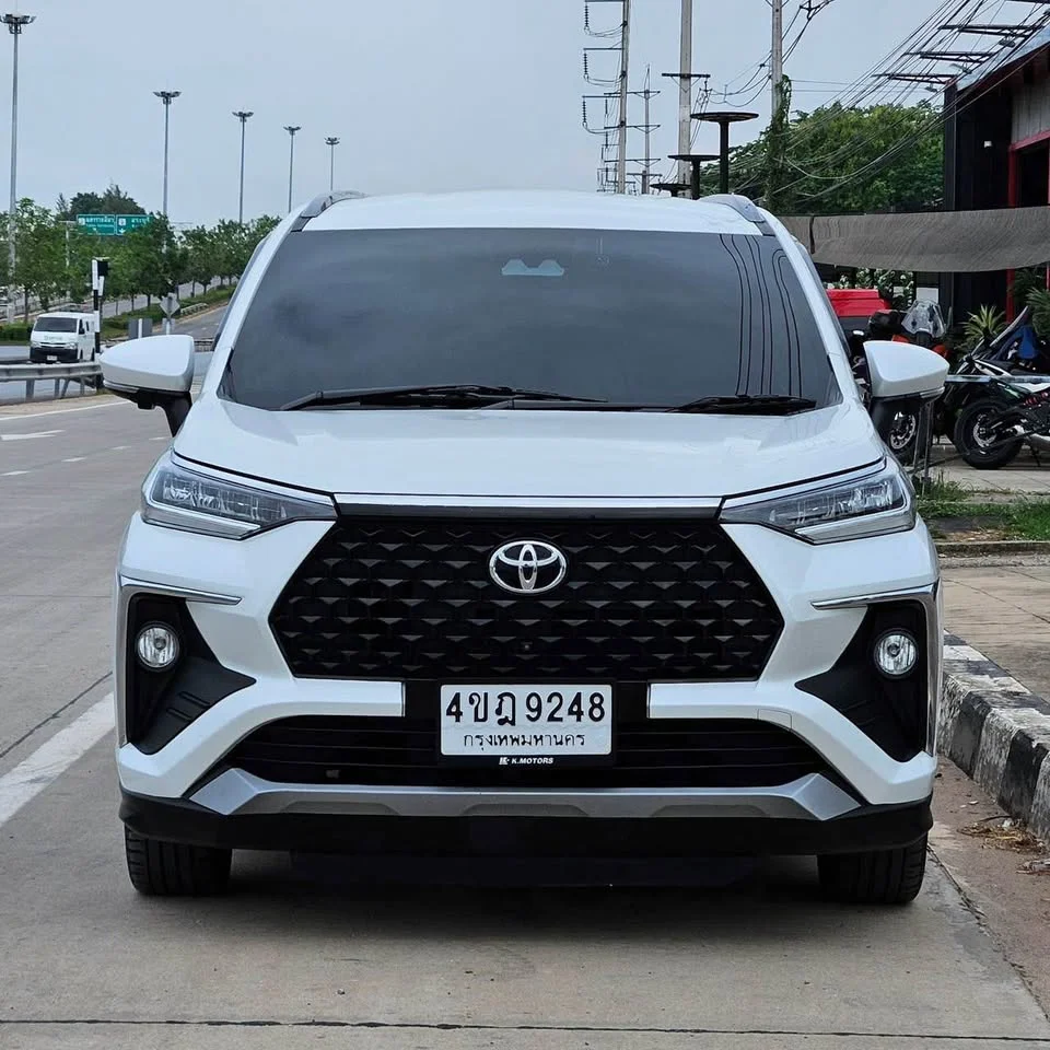 2023 Toyota Veloz III 2