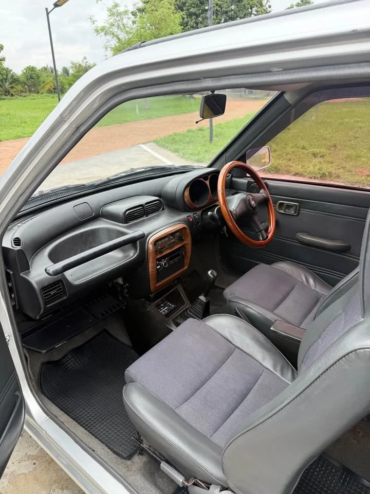 1988 Daihatsu Mira L200 3