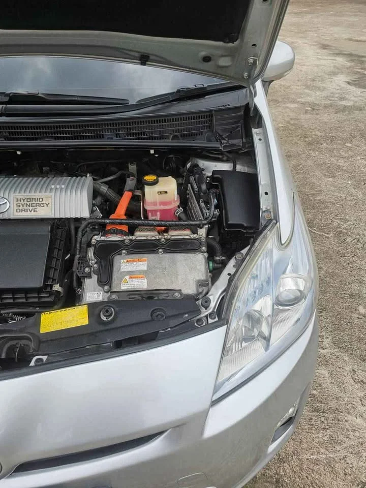 2012 Toyota Prius III 3