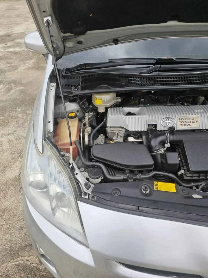2012 Toyota Prius III 2