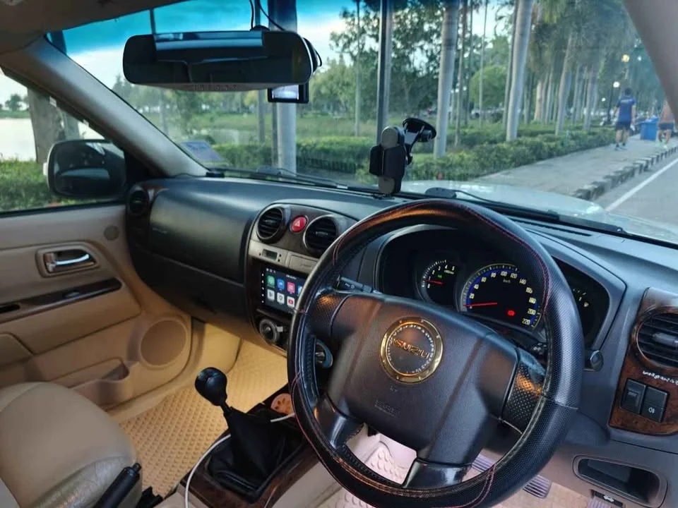 2008 Isuzu MU-7 2