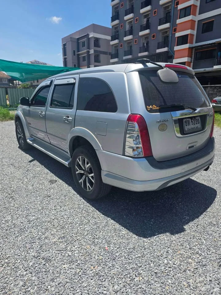 2007 Isuzu MU-7 2