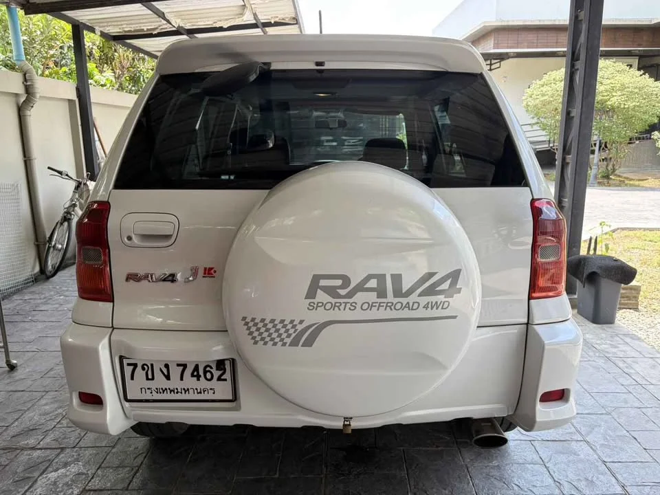 2004 Toyota RAV4 II 2