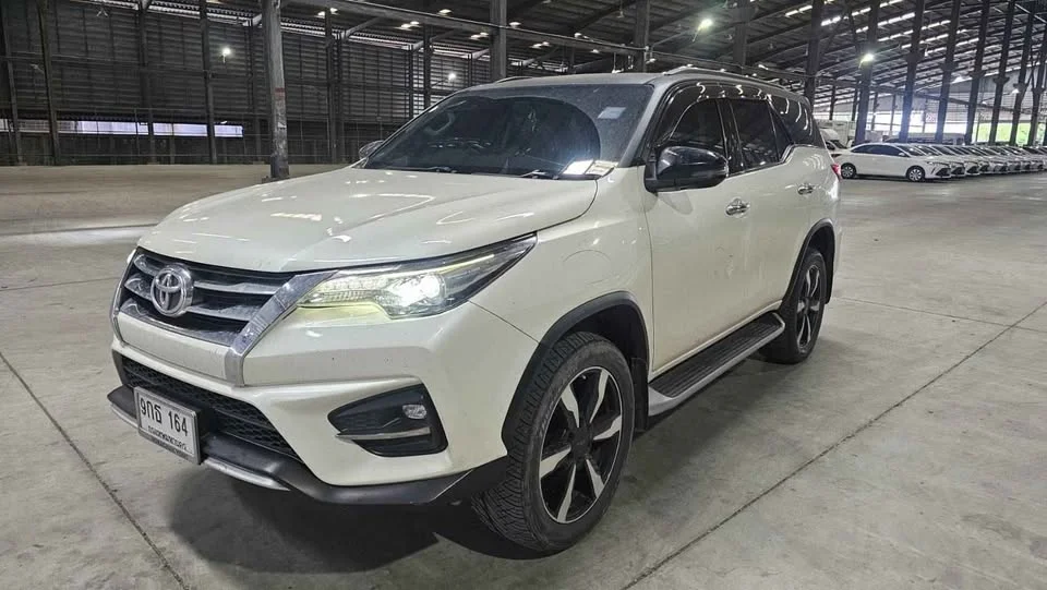 2019 Toyota Fortuner II 3