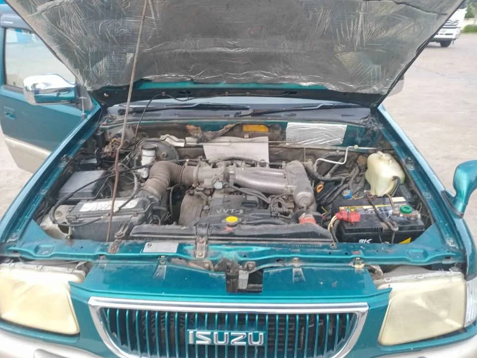 2001 Isuzu TR Grand Adventure I 2