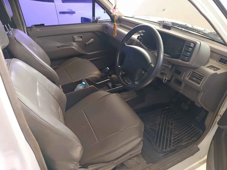 1990 Isuzu TFR III 3