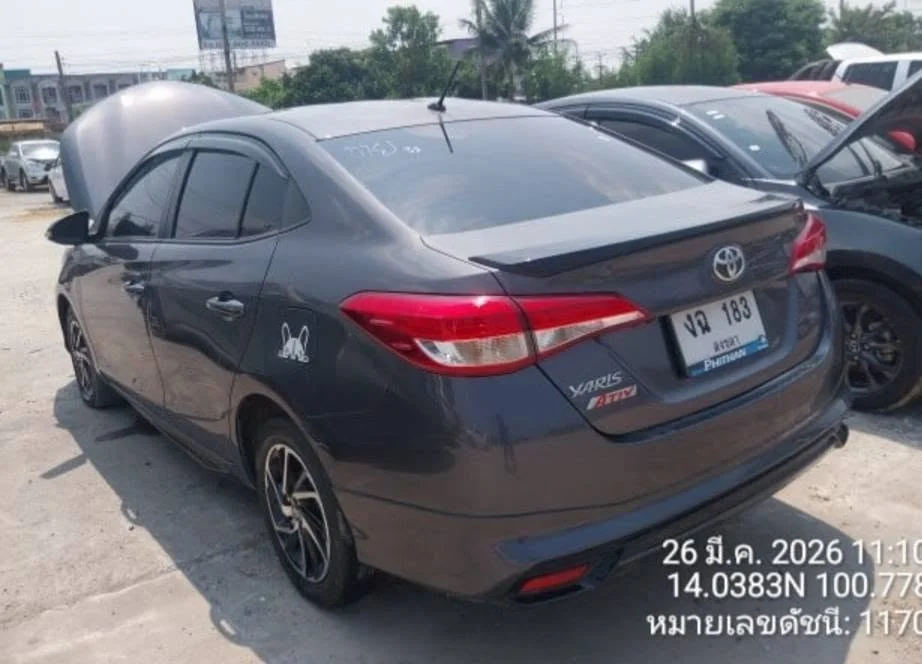 2020 Toyota Yaris ATIV III 2