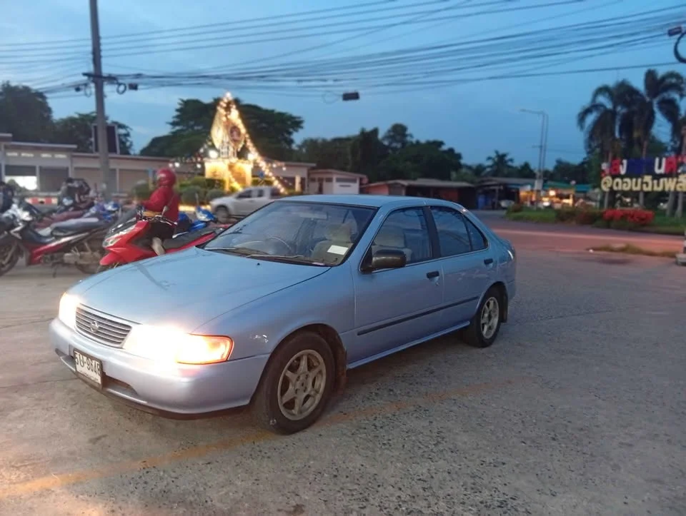 2002 Nissan Sunny IV 2