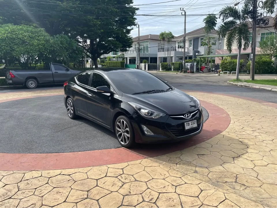 2015 Hyundai Elantra V 2