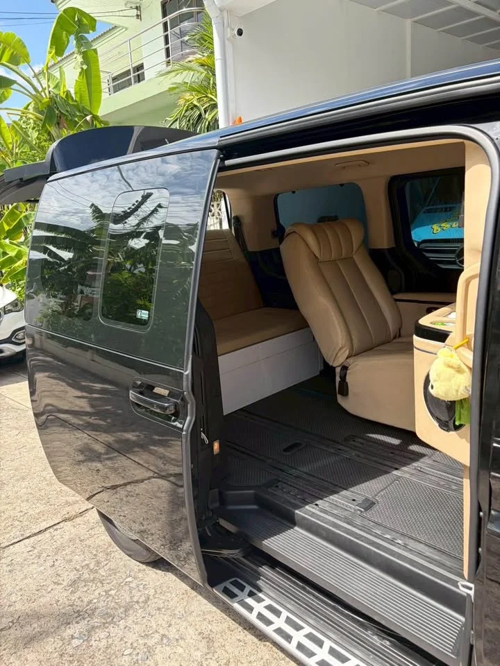 2023 Hyundai Staria US4 3