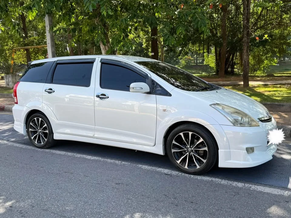 2008 Toyota Wish I 2