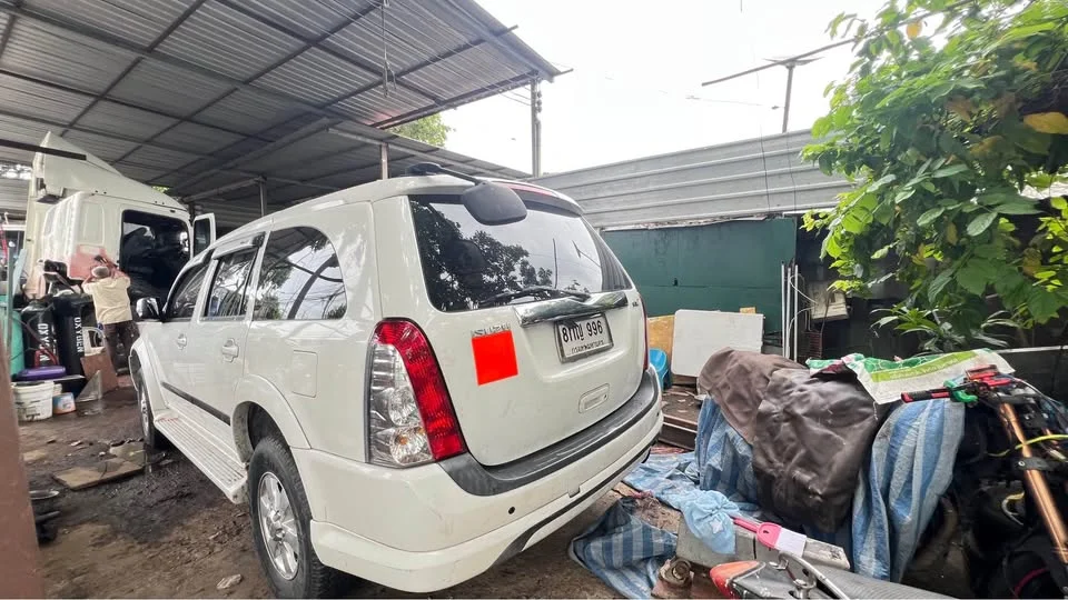 2006 Isuzu MU-7 2