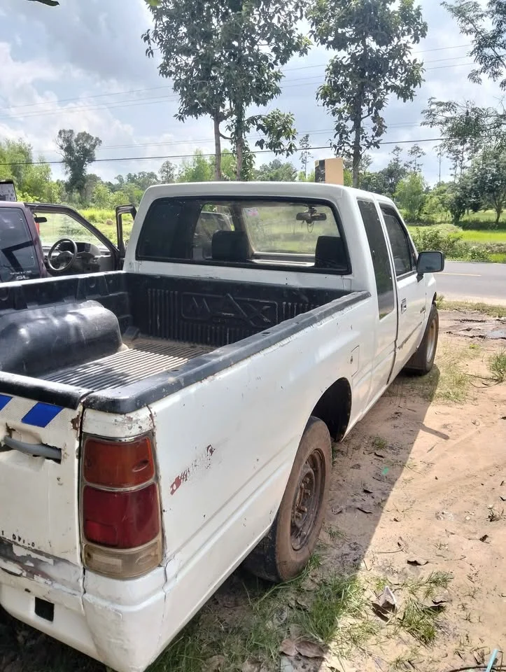 1986 Isuzu TFR III 2