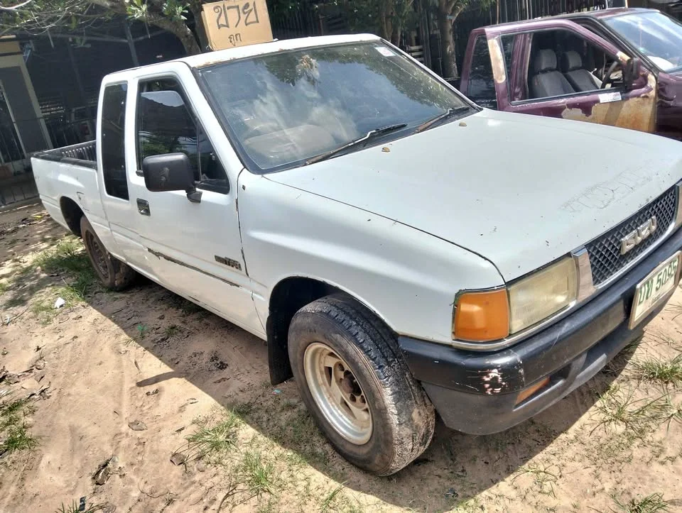 1986 Isuzu TFR III 3