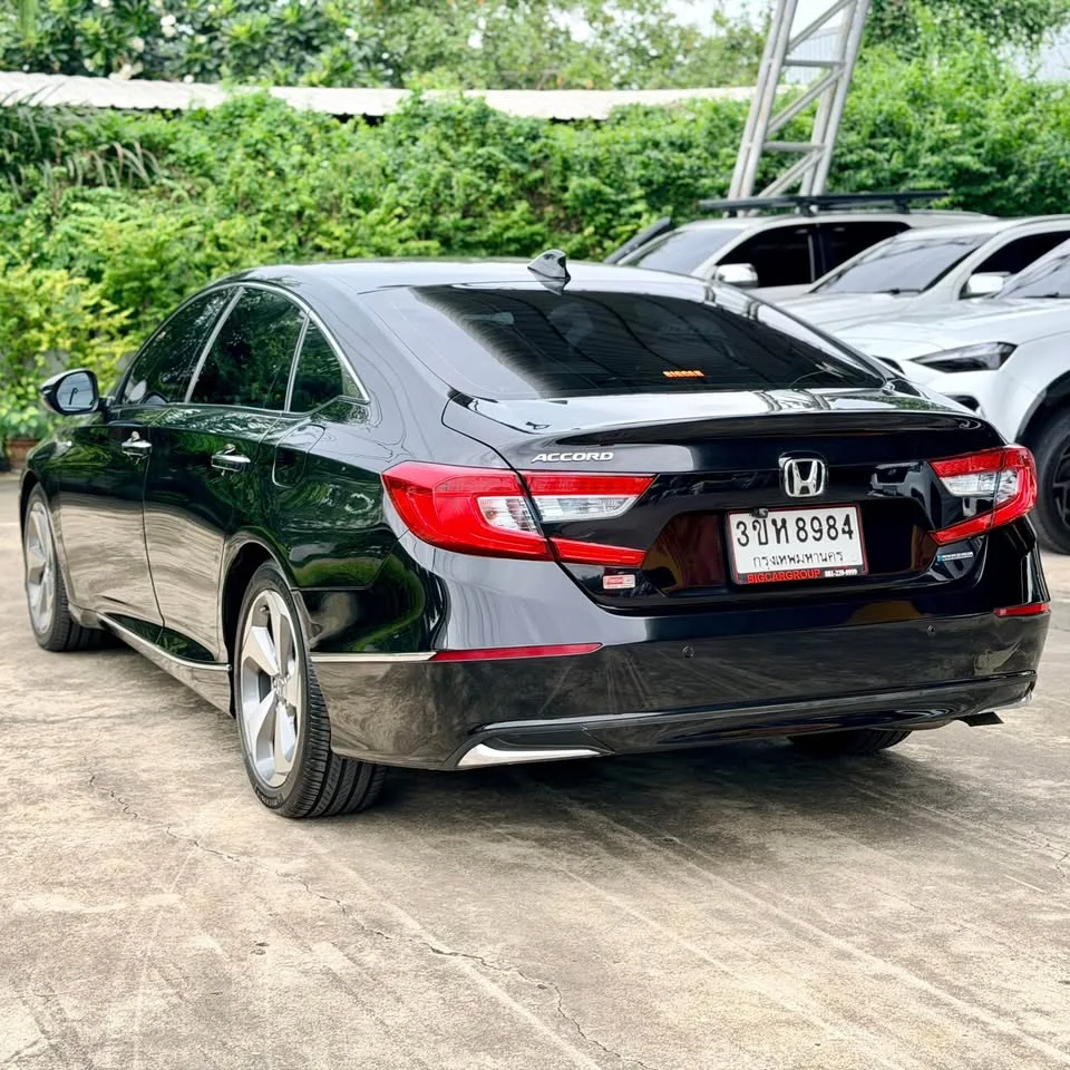2019 Honda Accord X 2