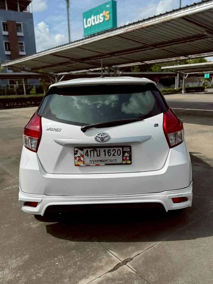 2015 Toyota Yaris III 2