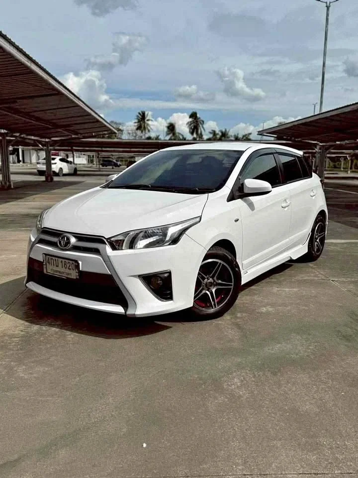 2015 Toyota Yaris III 3