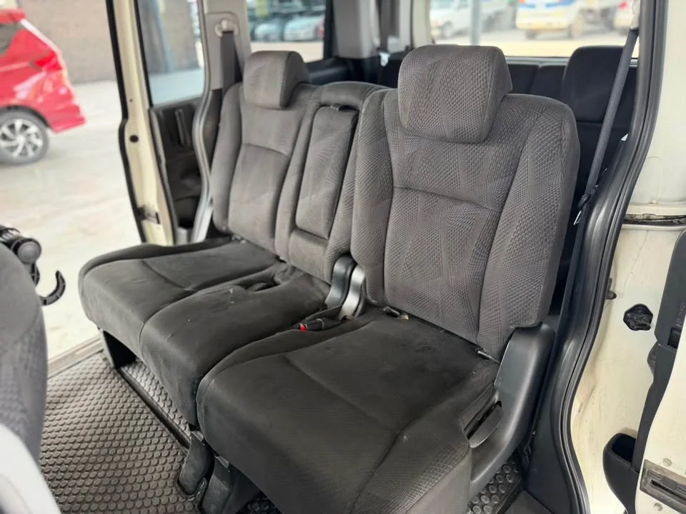 2012 Honda Stepwgn IV 2