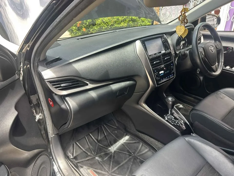 2020 Toyota Yaris ATIV III 2