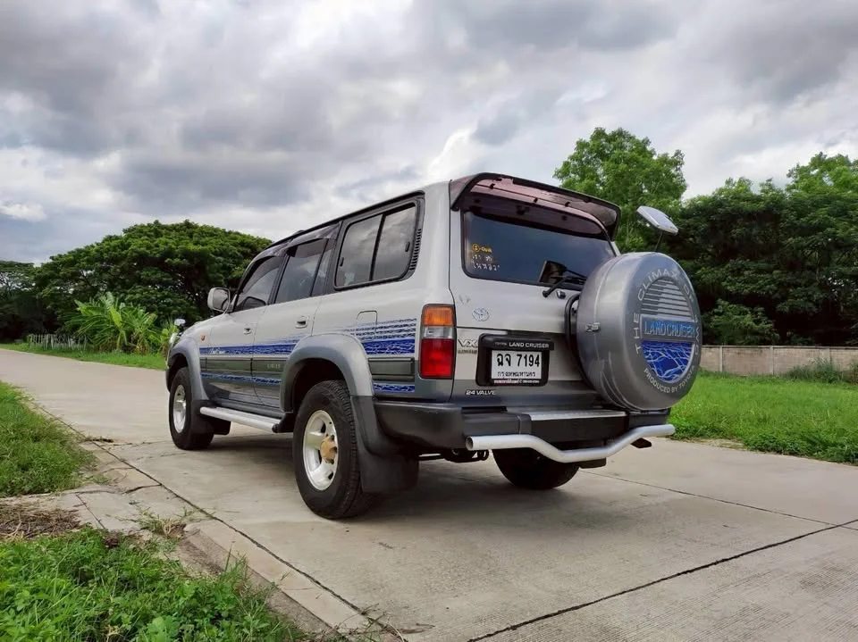 Toyota Land Cruiser J80 3